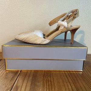 Louise et Cie Lo Esperance Linen Khaki Heels Size 9M